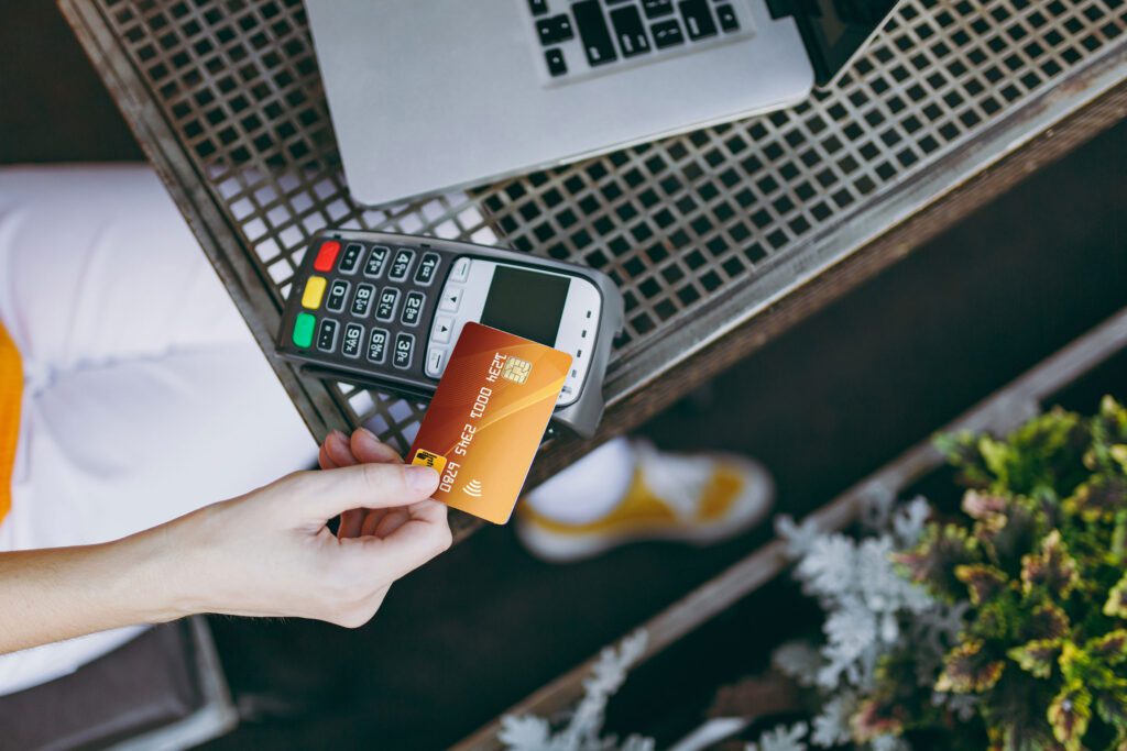 Paiement sans contact, la façon rapide de payer - Flash INTERAC
